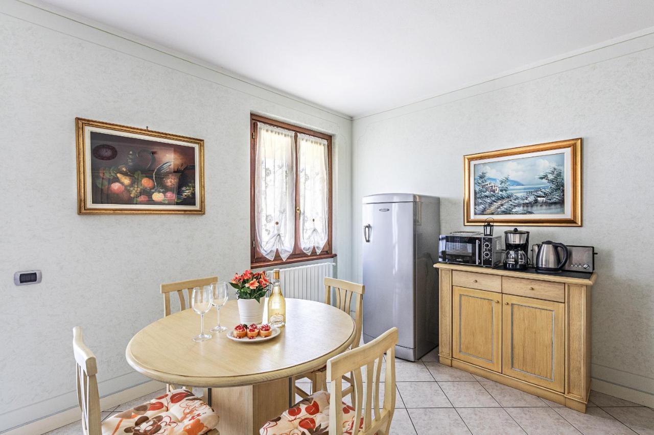 I Mosaici Apartments By Wonderful Italy Сирмионе Екстериор снимка