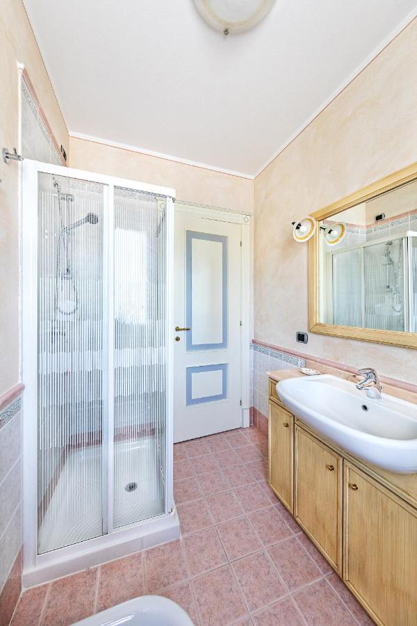 I Mosaici Apartments By Wonderful Italy Сирмионе Екстериор снимка
