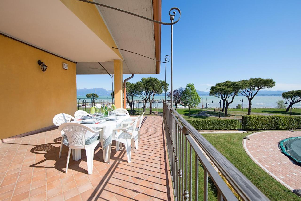 I Mosaici Apartments By Wonderful Italy Сирмионе Екстериор снимка