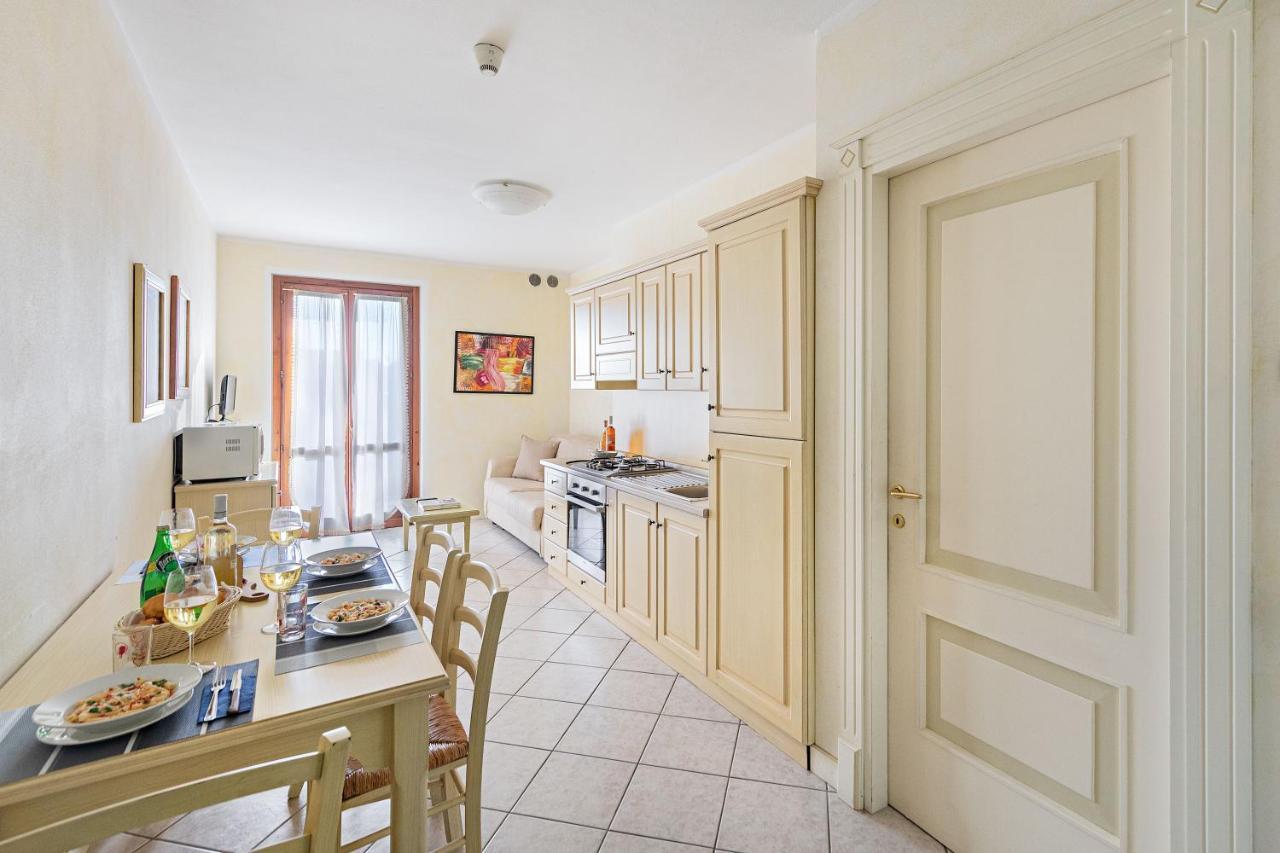 I Mosaici Apartments By Wonderful Italy Сирмионе Екстериор снимка
