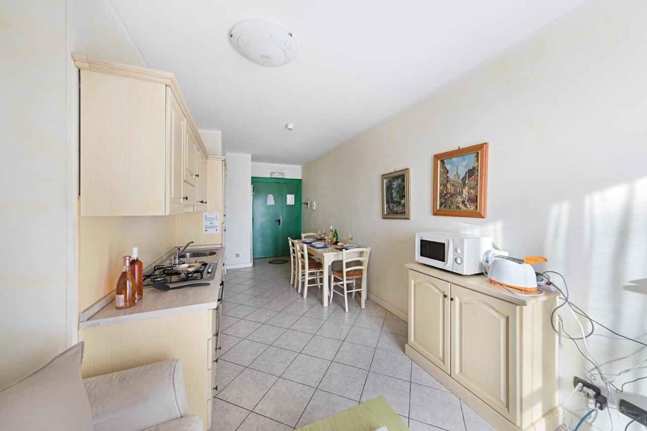 I Mosaici Apartments By Wonderful Italy Сирмионе Екстериор снимка