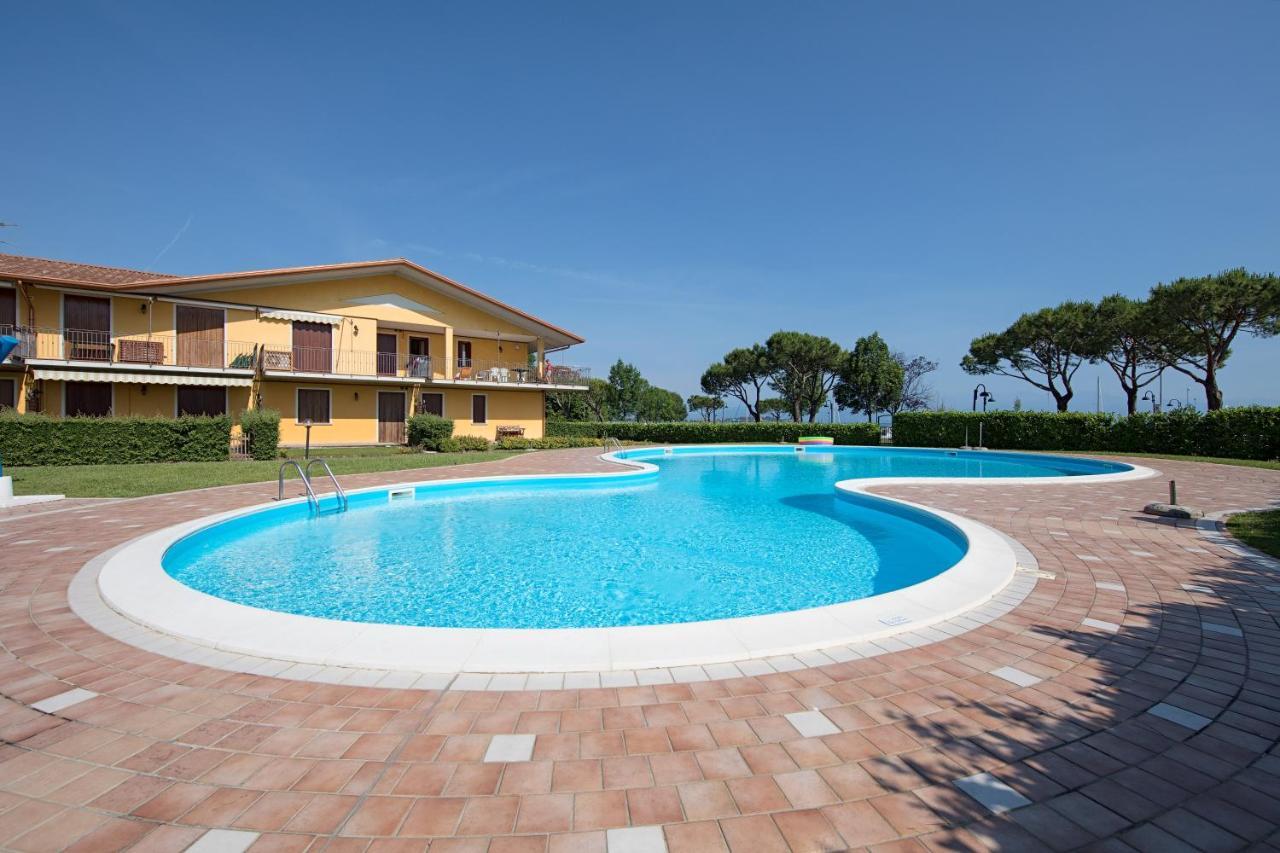 I Mosaici Apartments By Wonderful Italy Сирмионе Екстериор снимка